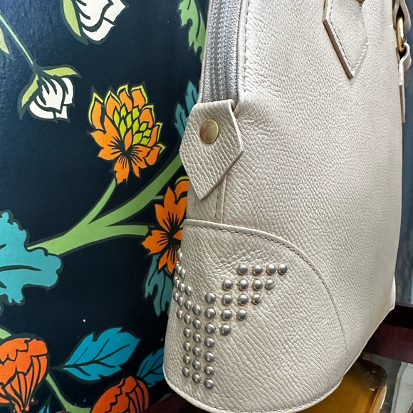 Yves Saint Laurent Vintage Studded “Y” Dome Satchel in Pebbled Beige Leather - Picture 7 of 10